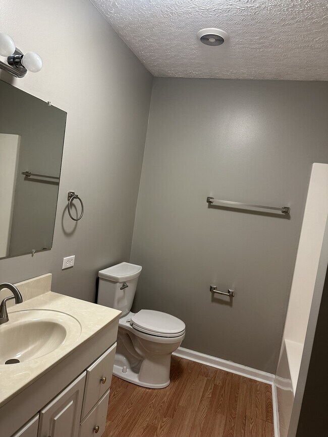 Foto del edificio - 138 Taylor Rd