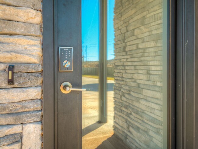 Building Photo - Beautiful New Construction Home in Oklahom...