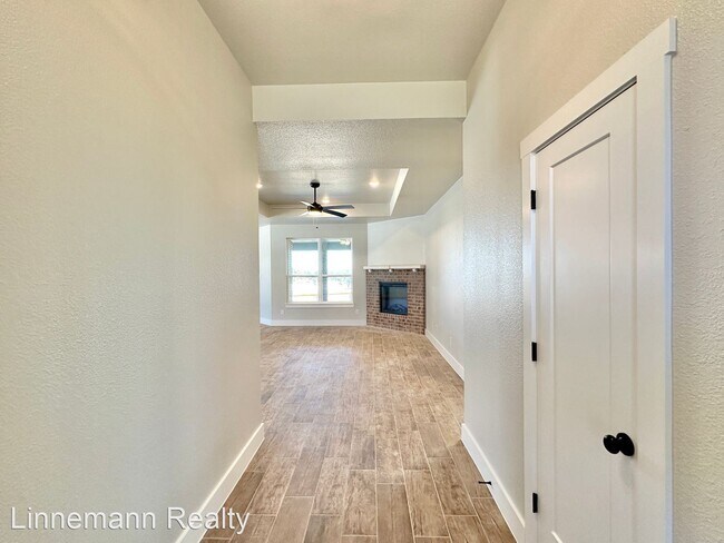 Foto del edificio - 4 br, 2.5 bath House - 8506 Kasen Avenue