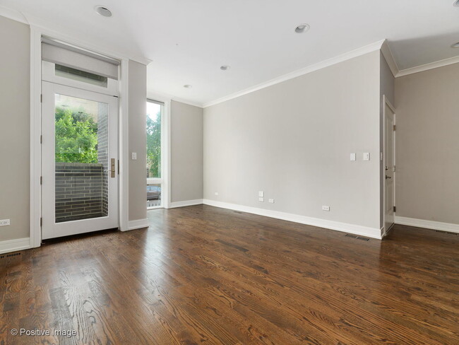 Foto del edificio - 1855 N Winnebago Ave