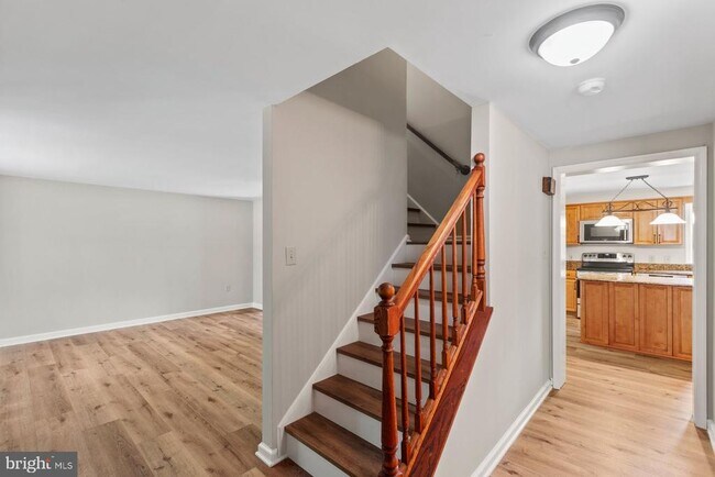 Building Photo - 8475 St Andrews Dr