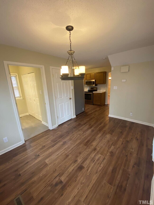 Building Photo - 2 Thorne Ridge Dr