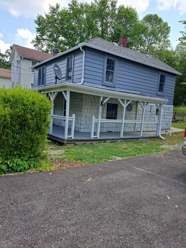 Building Photo - 5004 Franklin St