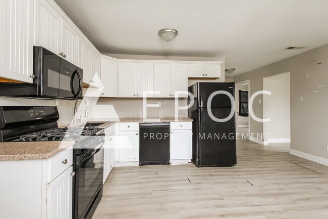 Foto del edificio - 1565 N Elgin Ave