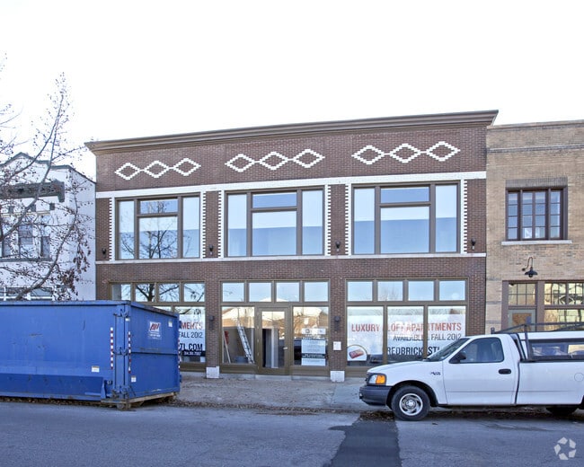 Primary Photo - 4432-4434 Olive St