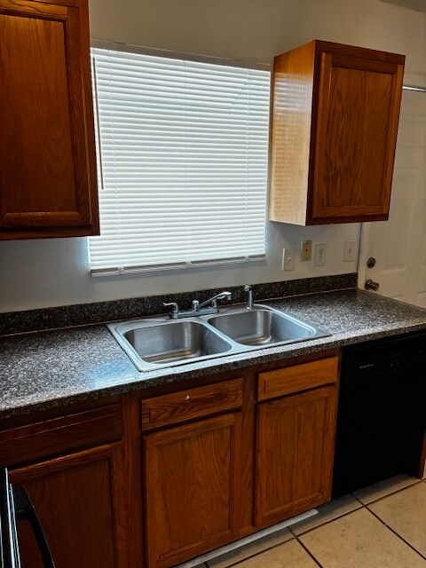 Foto del edificio - 111 E 1st St