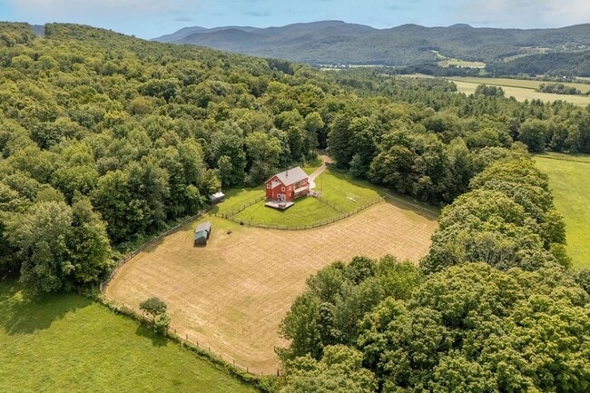 Building Photo - 430 Towslee Hill Rd
