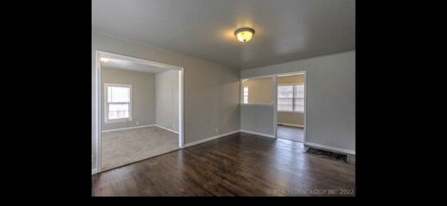 Foto del edificio - 925 E Thompson Ave