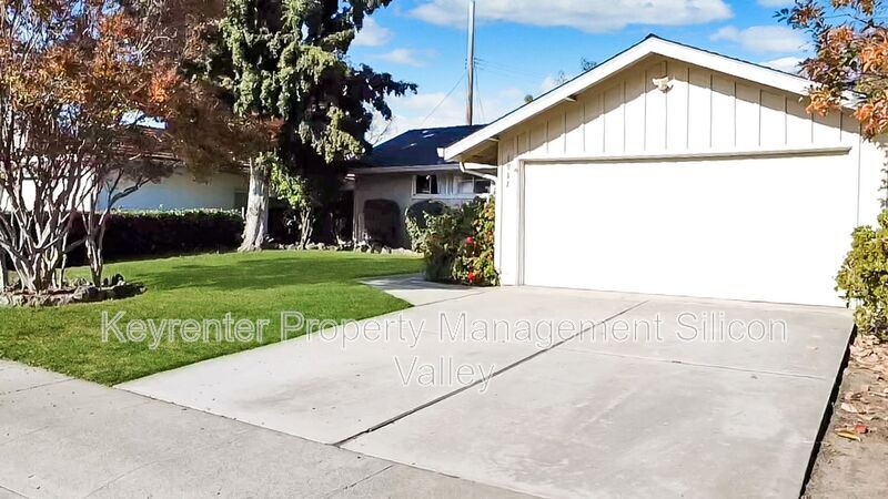 Primary Photo - 1937 Stanley Ave