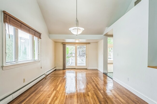 Building Photo - 12 Sevland Rd