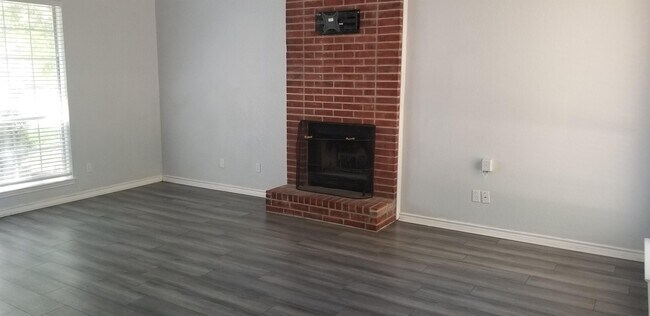 Foto del edificio - 4712 Oxford Dr