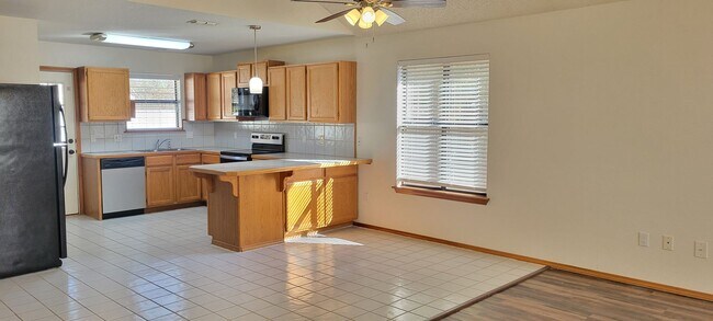 Foto del edificio - GREAT HOME IN NE CLOVIS NEAR MESA ELEMENTARY
