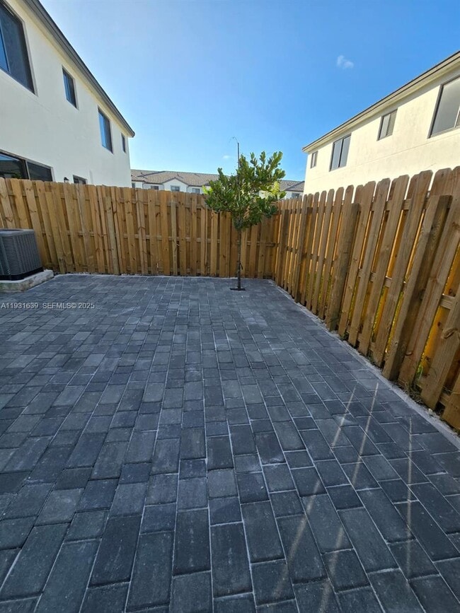 Building Photo - 34518 SW 190th Ave