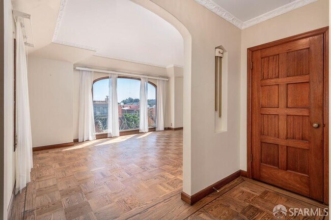 Foto del edificio - 500 College Ave