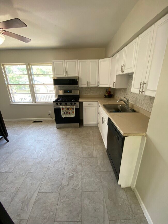 Kitchen - 10211 Baltimore Ave