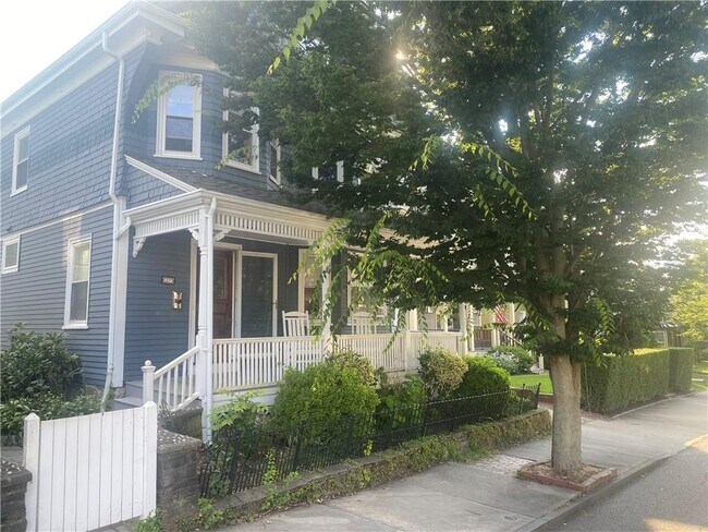 Building Photo - 27 Mann Ave