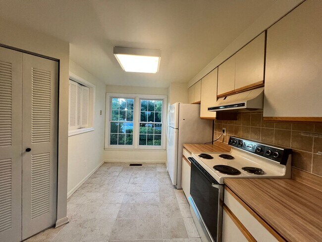 Foto del edificio - Lovely 3 BR/3.5 BA Townhome in Gaithersburg!