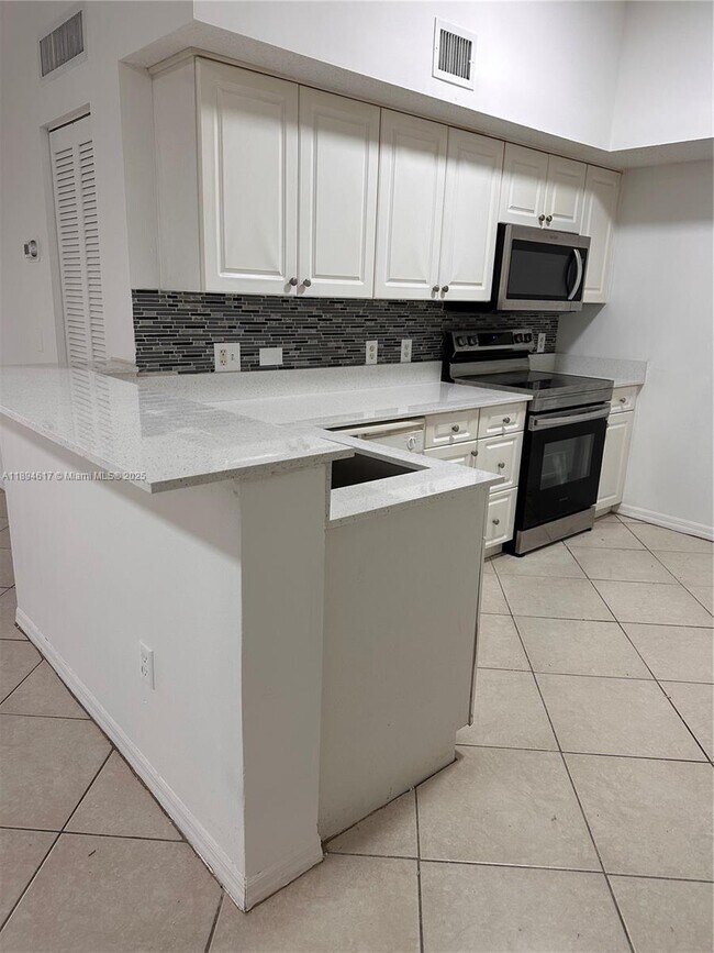 Foto del edificio - 9640 NW 2nd St