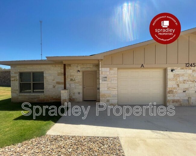 Building Photo - 1265A Jasmine Dr