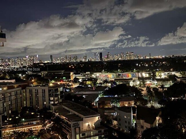 Foto del edificio - 2401 Collins Ave