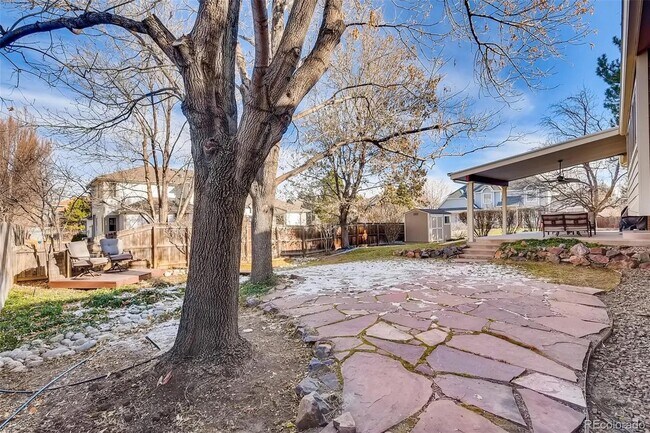 Huge corner lot backyard - 133 Minturn Ave