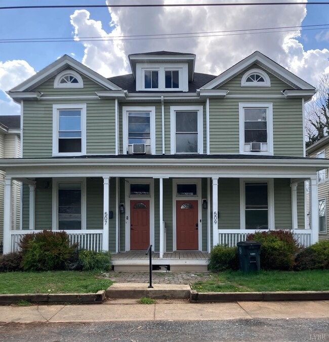 Building Photo - 507 Victoria Ave
