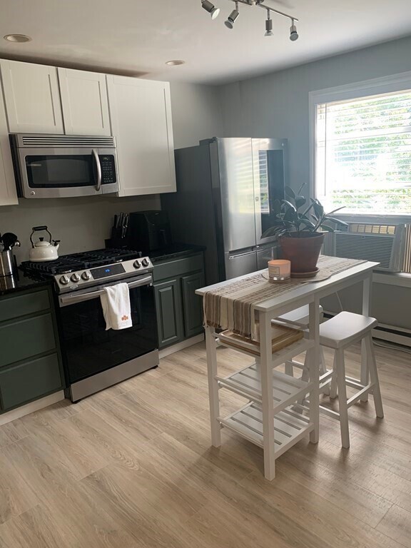 Foto principal - 546 Ashmont St