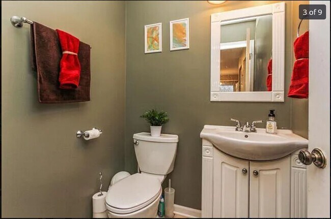 powder room - 1155 Orleans Dr