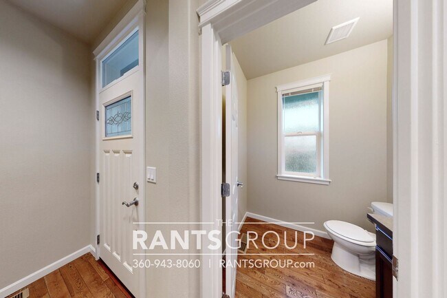 Building Photo - 4 br, 2.5 bath House - 4021 23rd St SE