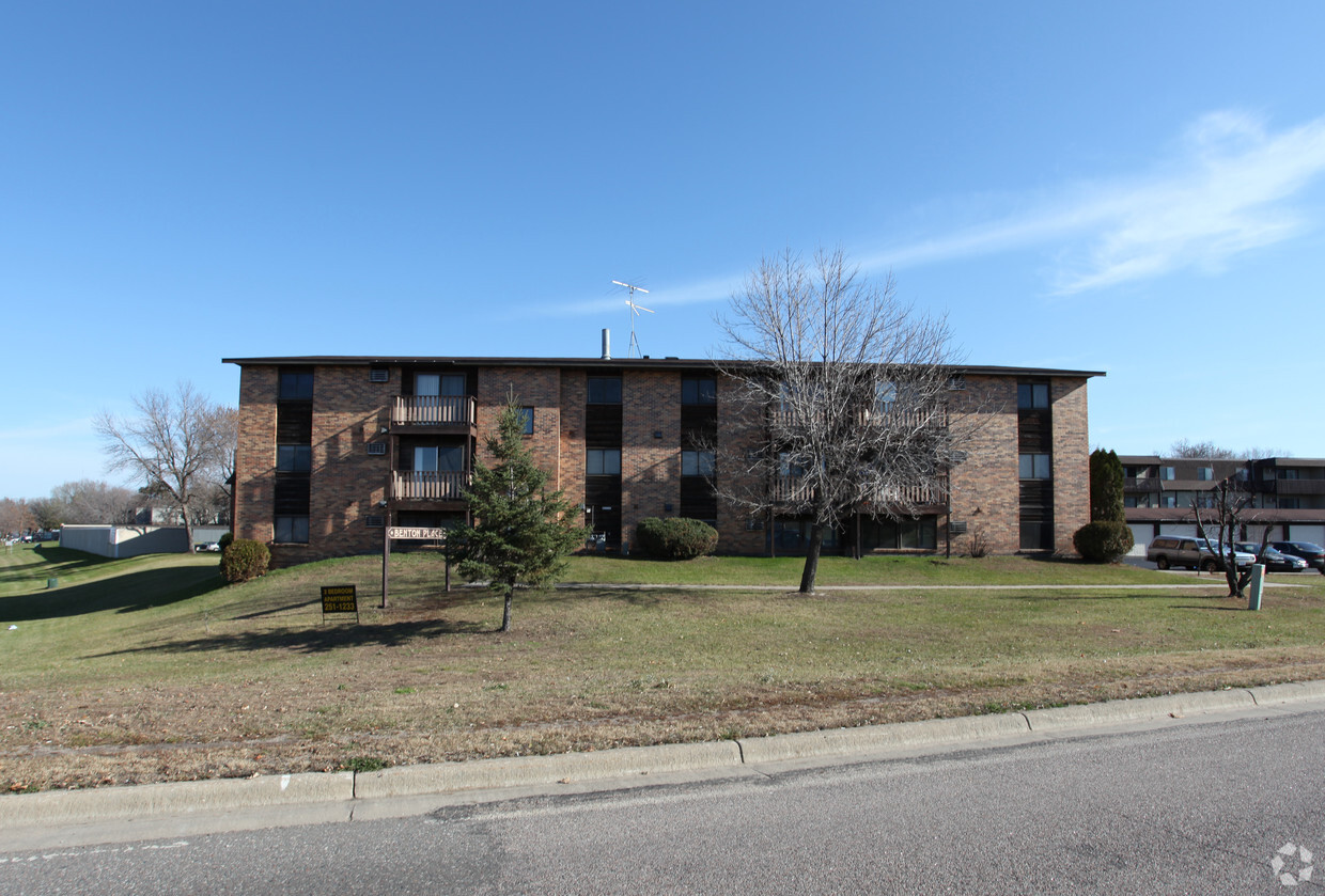 Building Photo - Benton Place