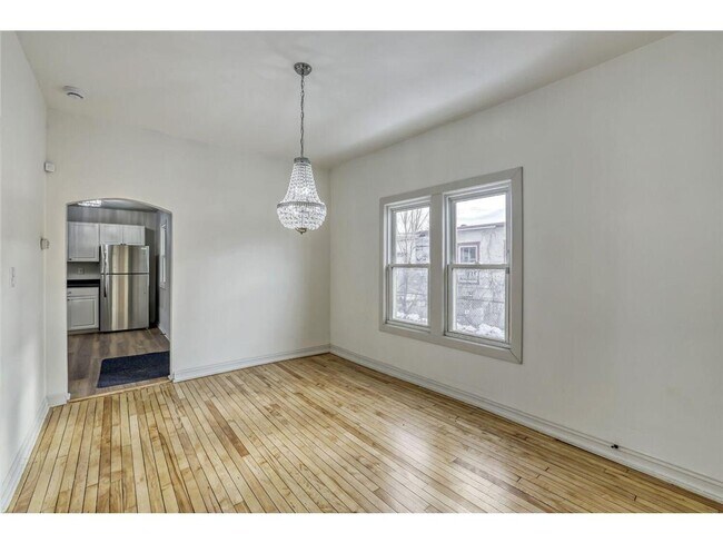 Building Photo - 610 Fairview Ave N