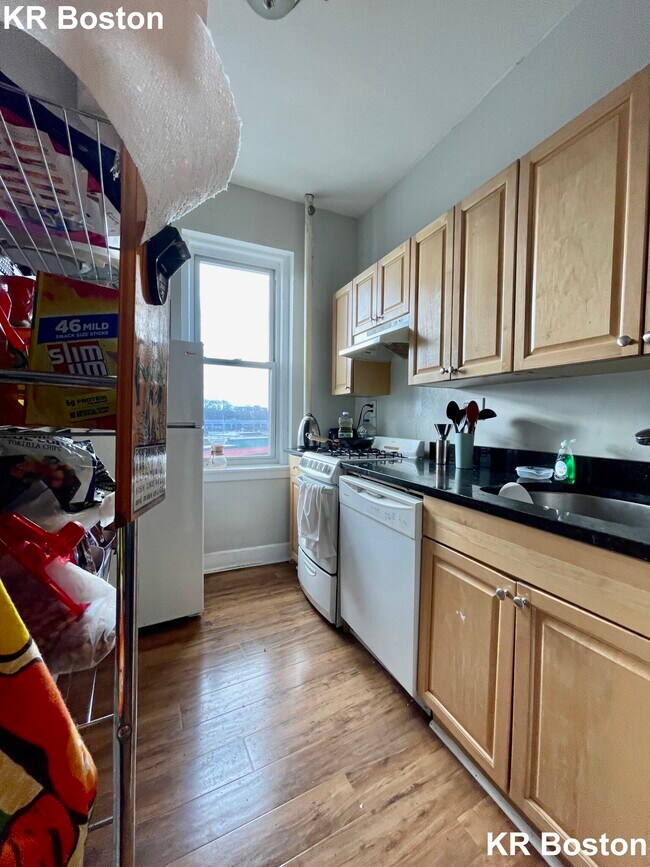 Building Photo - 1148 Commonwealth Ave