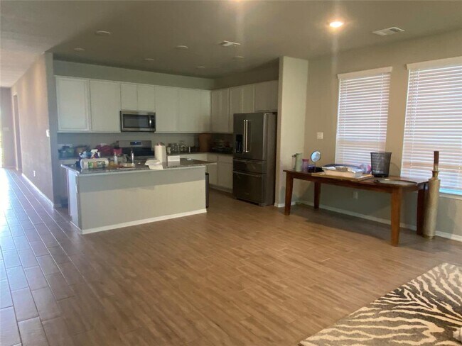 Foto del edificio - 811 Cobalt Crest Ln