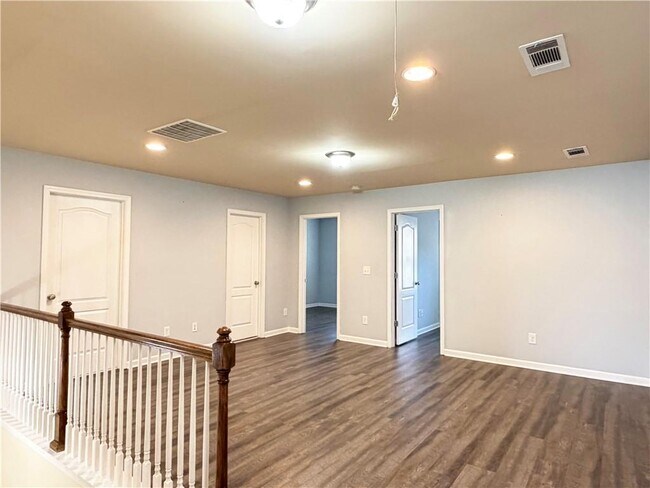 Foto del edificio - 3712 Brockenhurst Dr