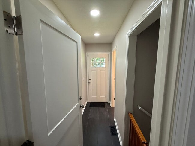 Building Photo - Fully Renovated 3 Bed / 2.5 Bath Main-Level Residence in Westwood with Attached Garage and Utilit...