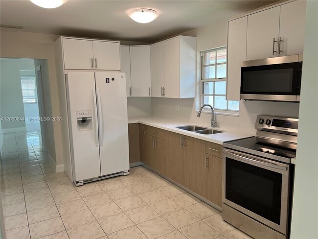 Building Photo - 421 NW 57th Ct