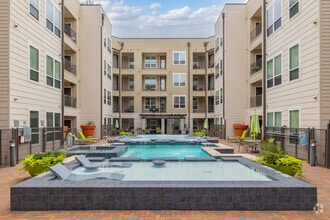 Building Photo - Sunrise by the Park