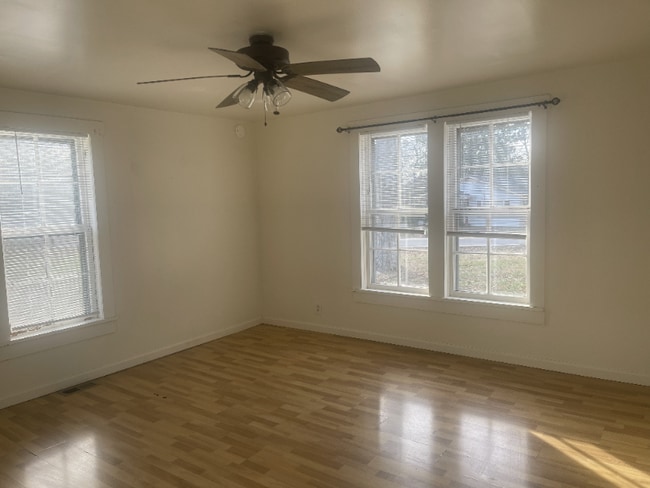 Foto del edificio - 422 Circle Dr