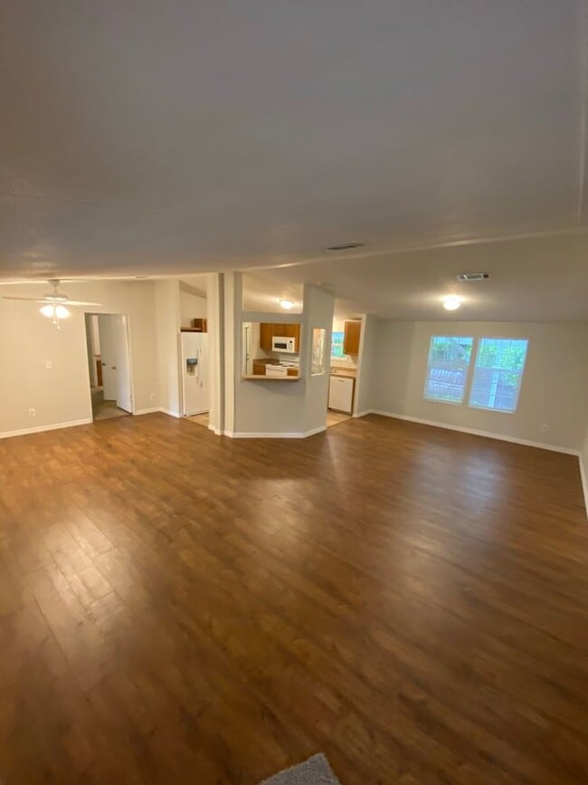 Building Photo - 3x2 Home with Great Schools!