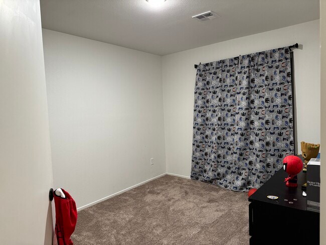 Building Photo - 3621 S Desert Sky Dr