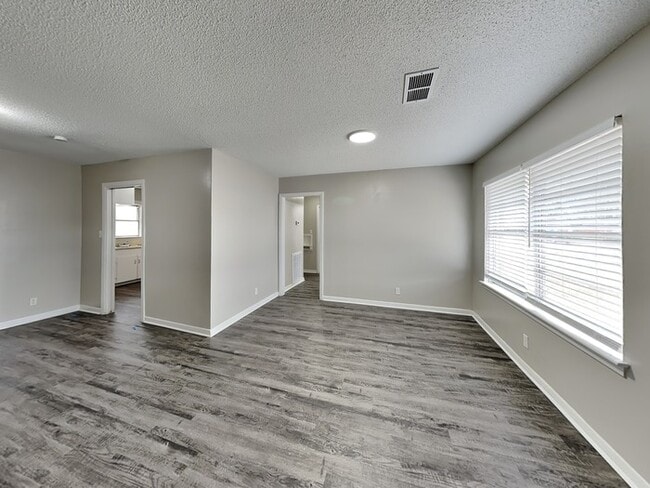 Building Photo - Wonderful Home!!