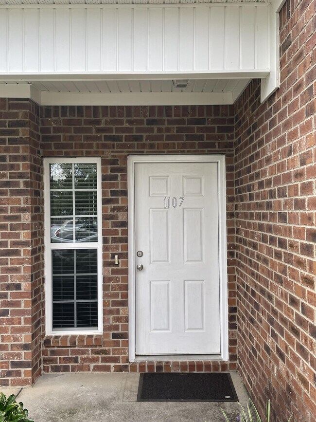 Foto del edificio - 1107 High Meadows Ct
