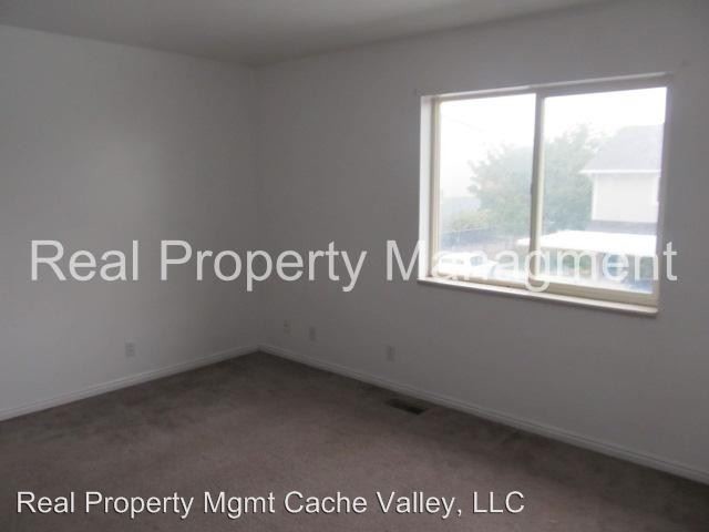 Building Photo - 16 N 200 E