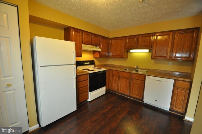 Building Photo - 11523 Big Creek Dr