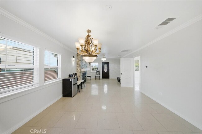 Foto del edificio - 6325 Marbrisa Ave