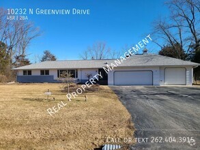 Building Photo - 10232 N Greenview Dr