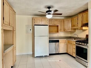Building Photo - 5 Kenmar Dr