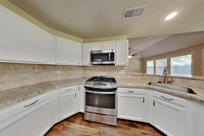 Foto del edificio - 14415 Cypress Meadow Dr