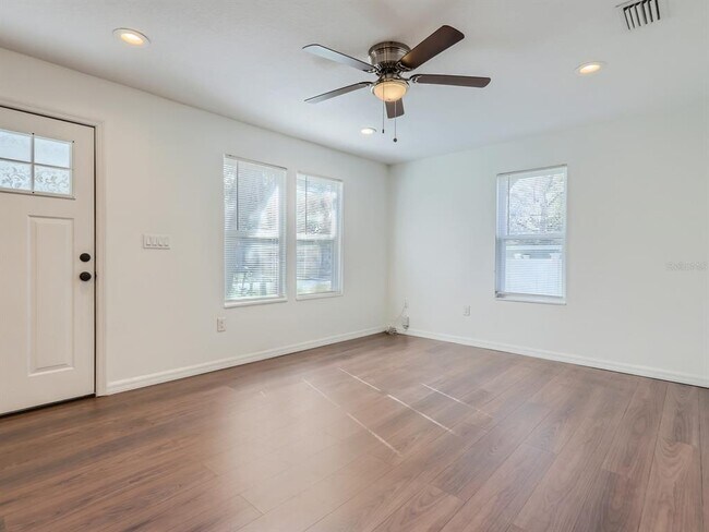 Foto del edificio - 808 Orchid Ave