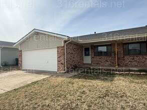 Building Photo - 3113-3115 S Bunker Hl Dr